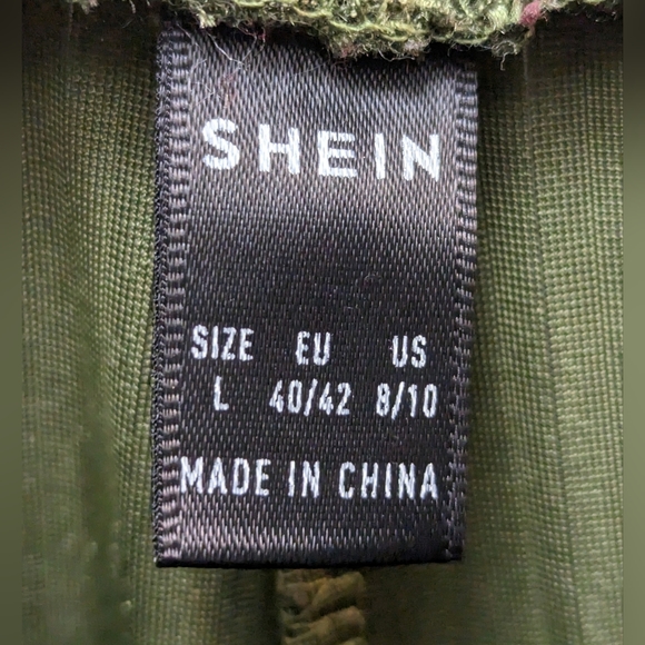 SHEIN bell bottom stretch pants - Picture 3 of 3